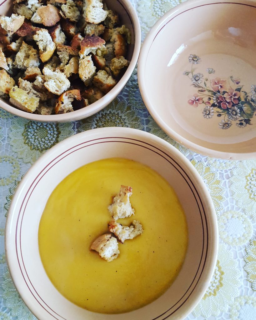 Crema di zucca con crostini all’origano
