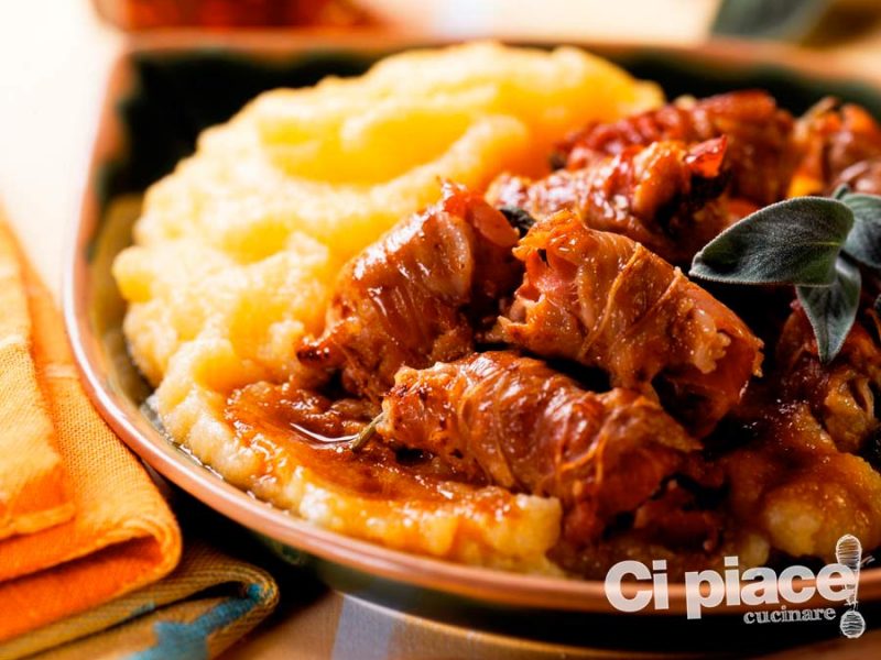 Involtini di manzo con pancetta al pomodoro