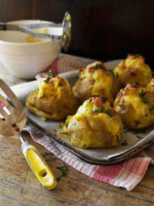 Patate farcite con scamorza e prosciutto crudo