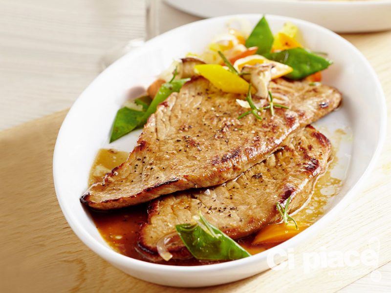 Scaloppine con verdure e aceto balsamico