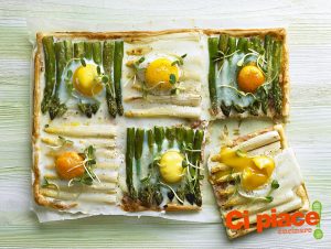 quadrati-di-sfoglia-con-asparagi-e-uova