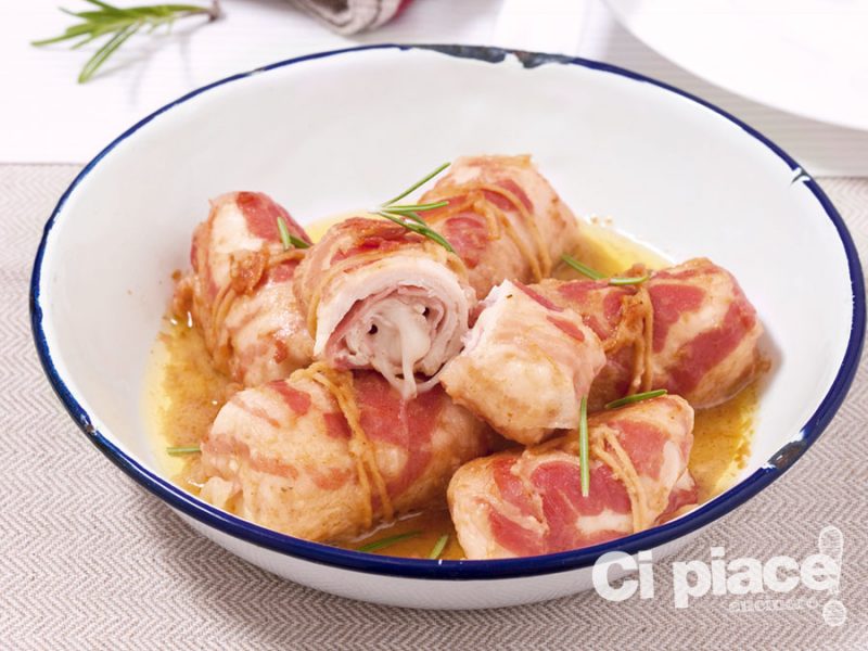 Pollo saporito con pancetta e rosmarino
