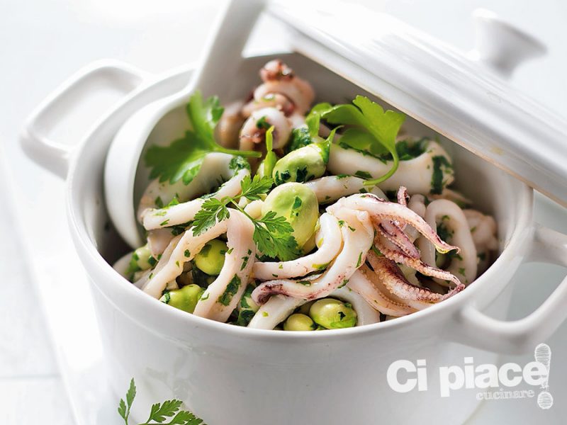 Casseruola di fave e calamari