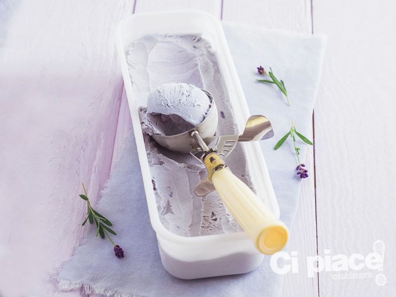 Gelato alla lavanda