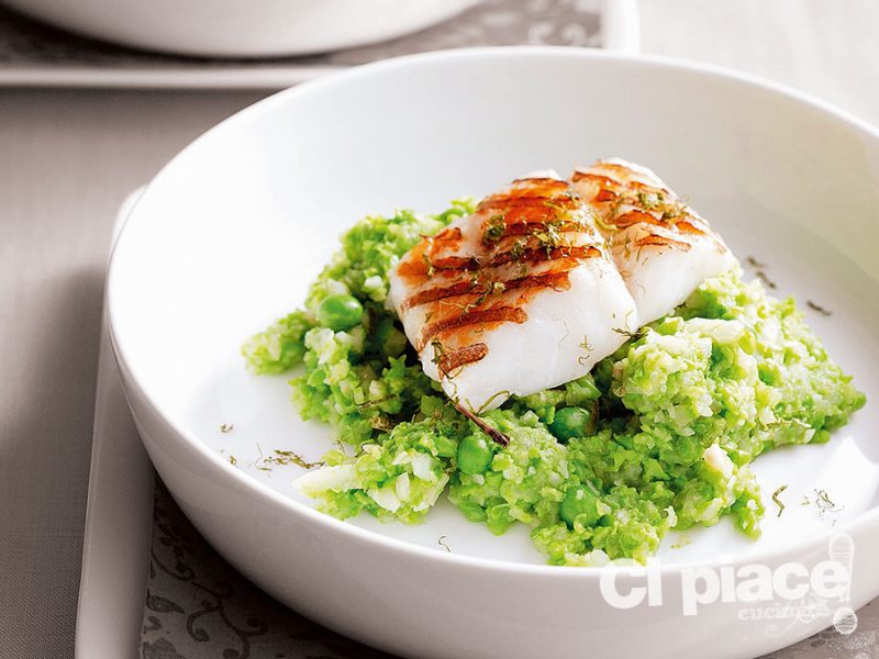 Nasello grigliato con salsa