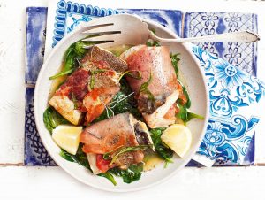 involtini di spigola con prosciutto crudo, profumo di rosa