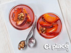 succo di susine con miele e noci