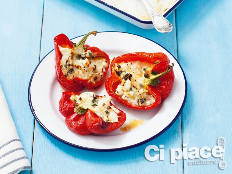 Peperoni ripieni di mozzarella e feta