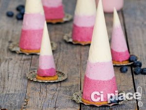 Semi-frozen cheesecake cylinders