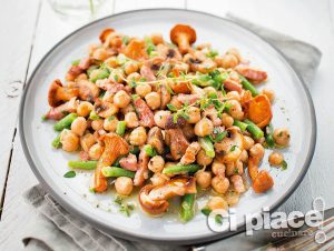 Chickpea and mushroom salad