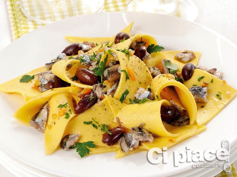Straccetti con alici e olive