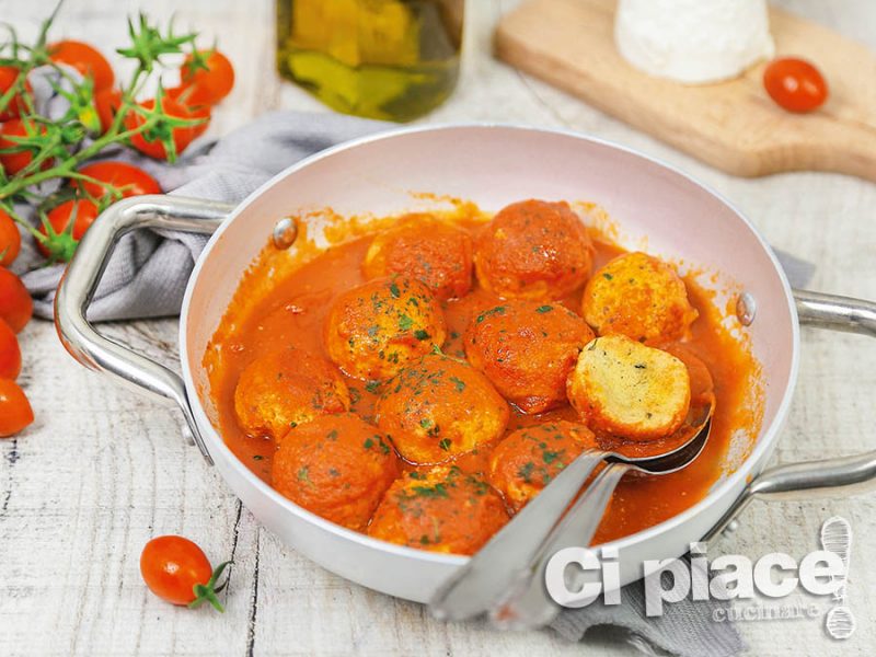 Bocconcini di ricotta in salsa