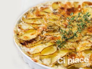 gratinato-di-patate-e-salmone-con-timo