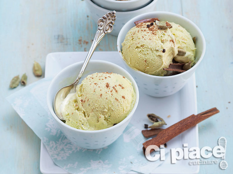 Coppette di gelato al pistacchio