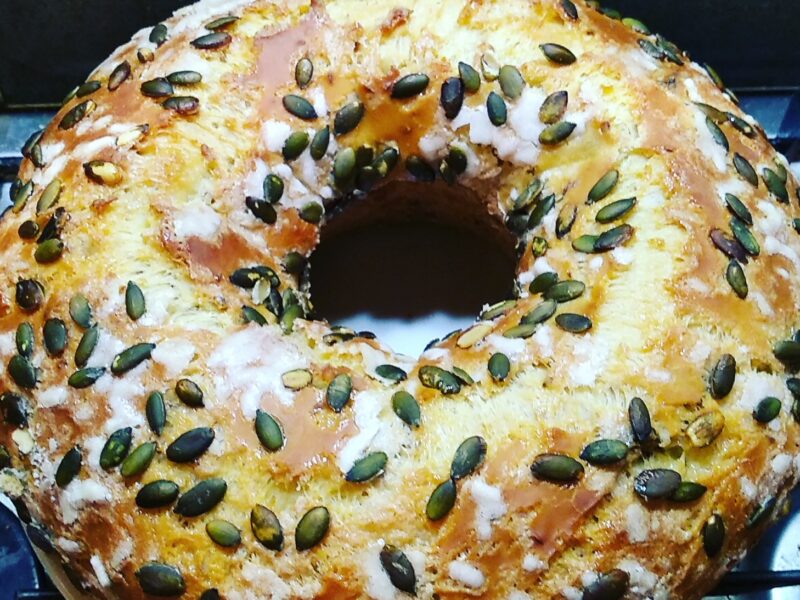 Ciambella con lievito madre all’ anice e semi di zucca