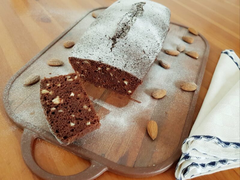 Plumcake al cacao e mandorle senza zucchero