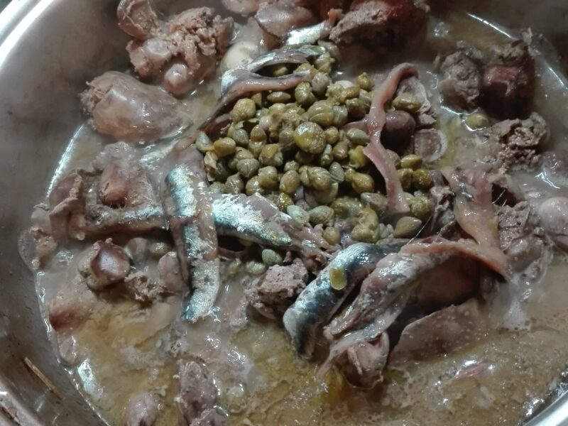 CROSTINI DI  FEGATINI DI POLLO E CONIGLIO