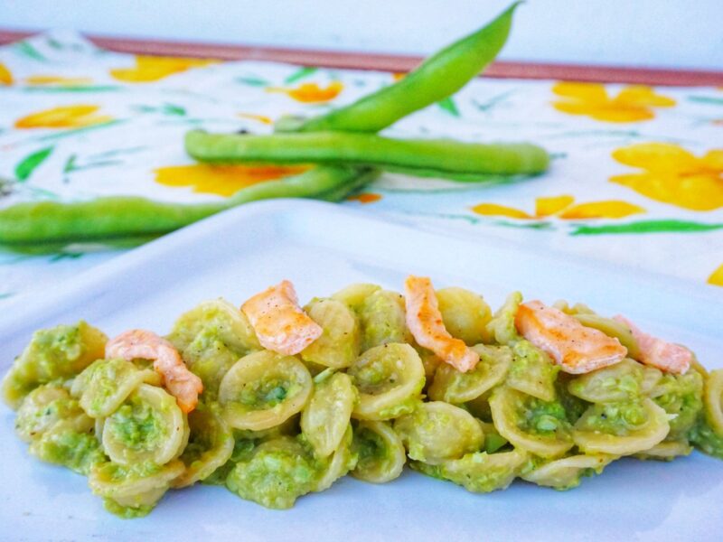 Orecchiette mantecate al marò di fave fresche e salmone