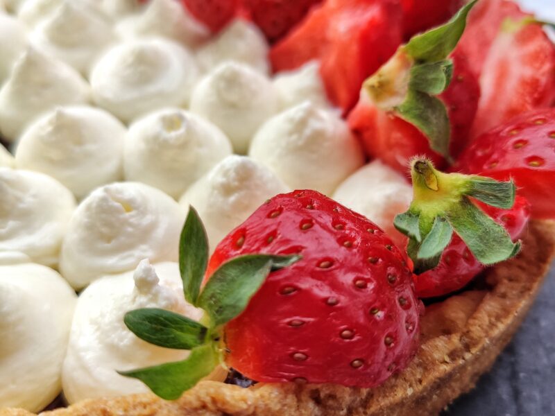Crostata marmellata di fragole e crema di yogurt greco