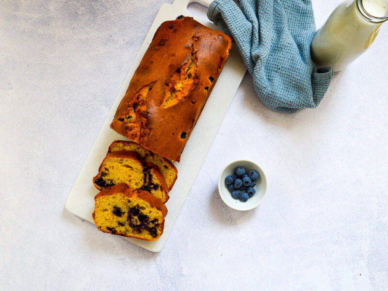 PLUMCAKE ALLO YOGURT GRECO CON MIRTILLI