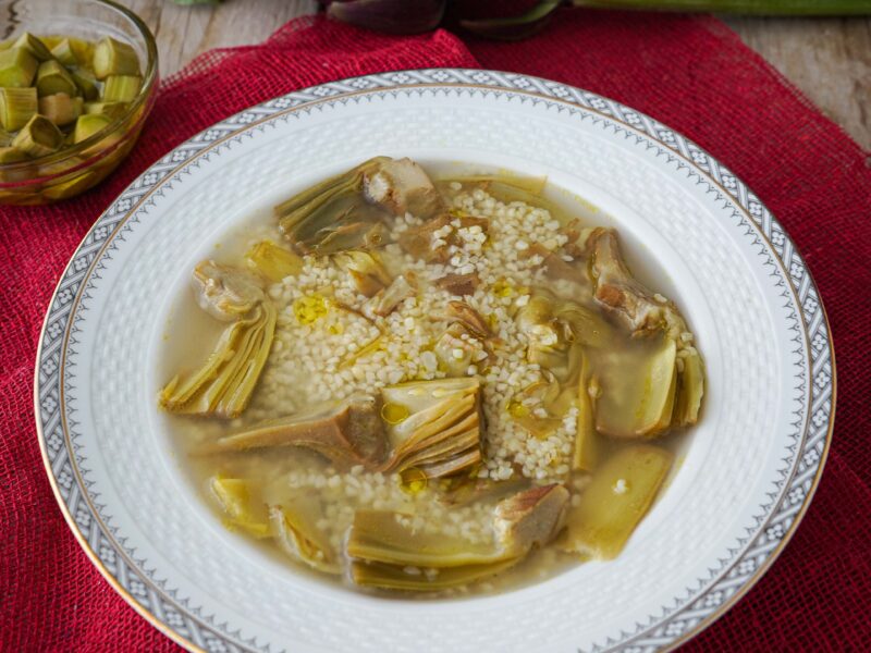 Zuppa di carciofi e bulgur